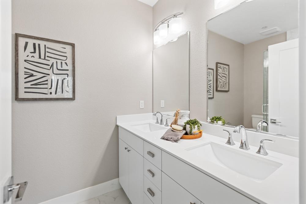 Detail Gallery Image 54 of 73 For 1606 20th St, Sacramento,  CA 95811 - 2 Beds | 3/1 Baths