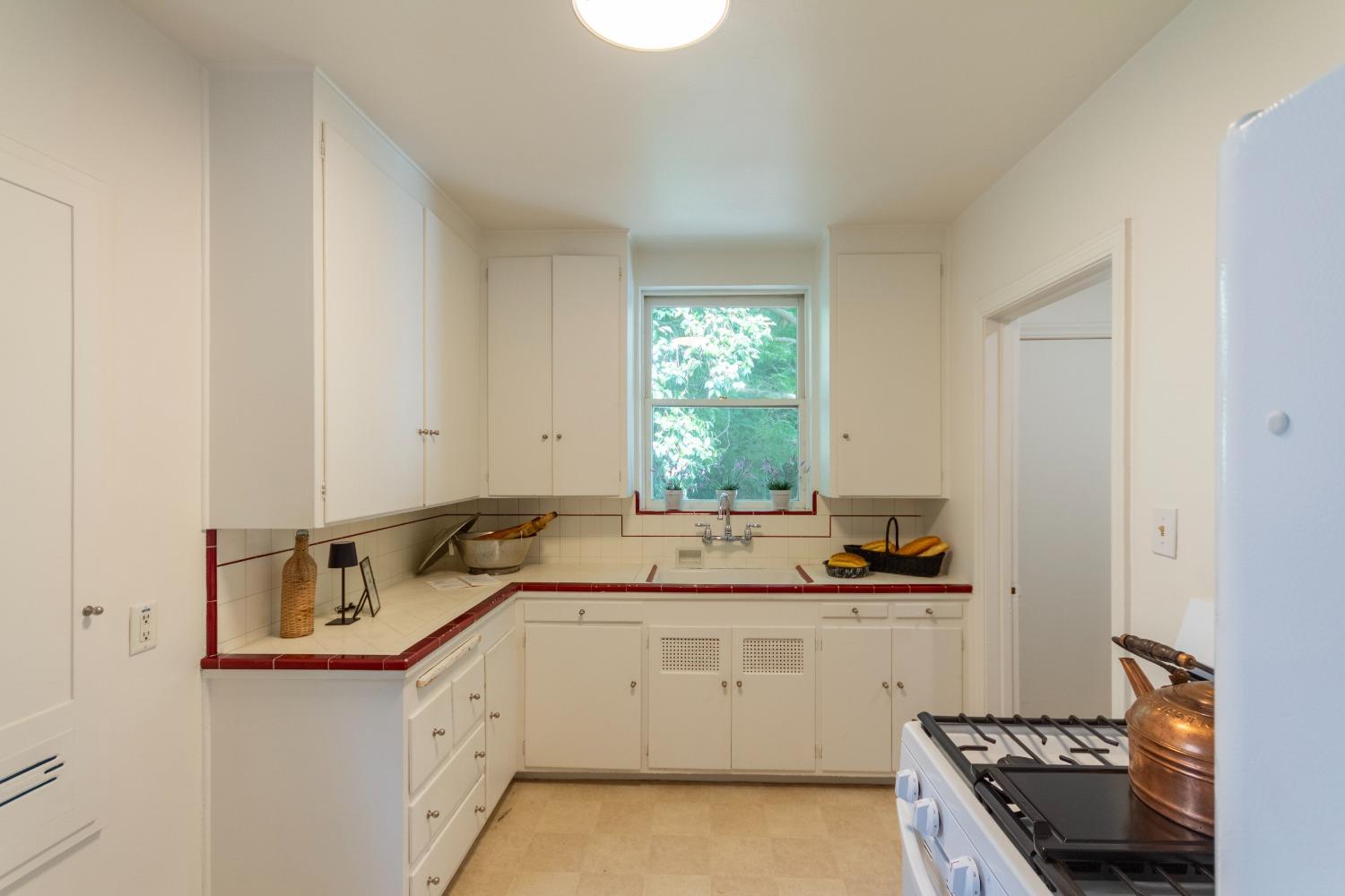 Detail Gallery Image 10 of 35 For 1823 Caramay Way, Sacramento,  CA 95818 - 2 Beds | 1 Baths