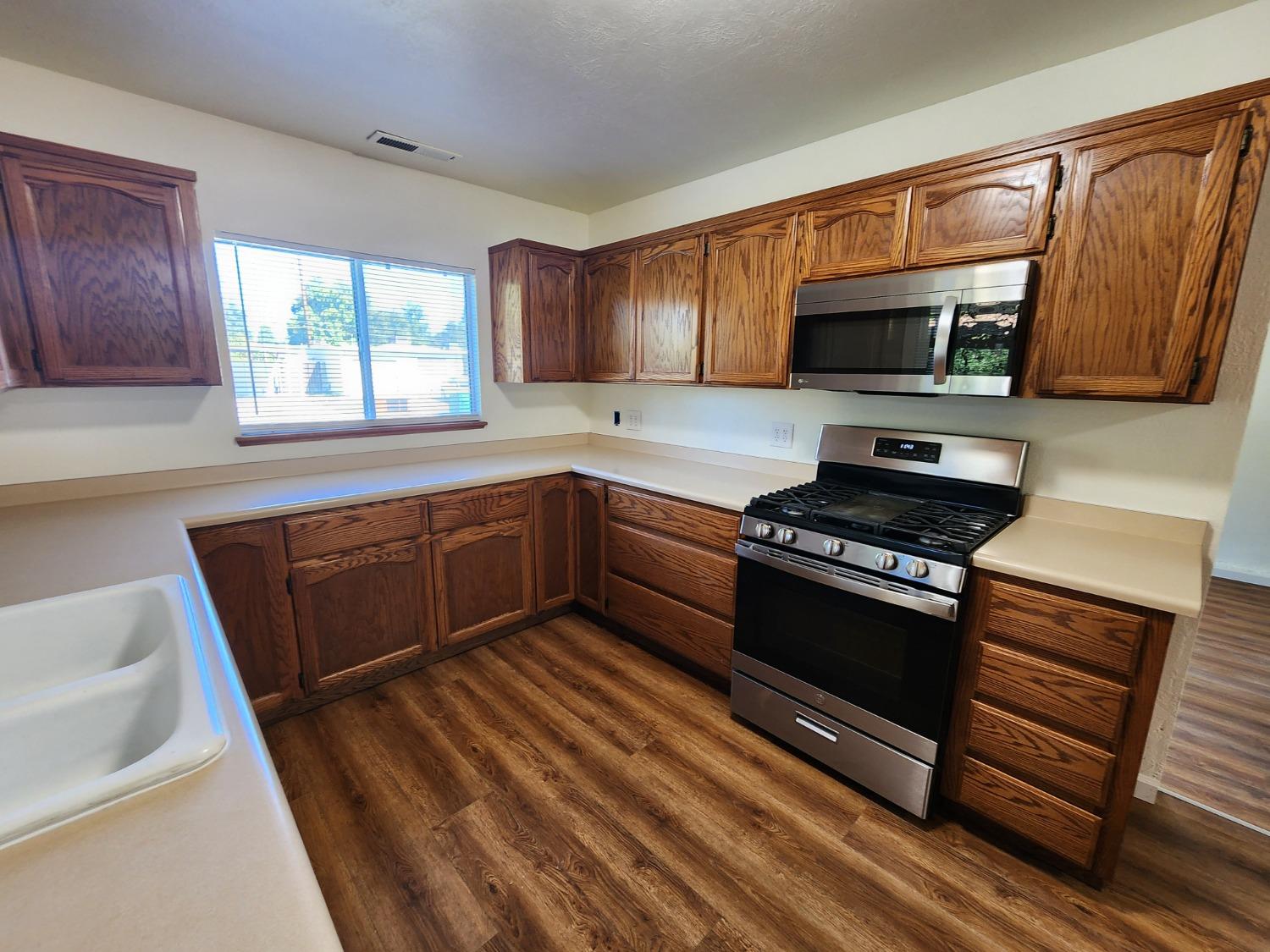 Detail Gallery Image 6 of 22 For 447 Sage, Gridley,  CA 95948 - 4 Beds | 2 Baths