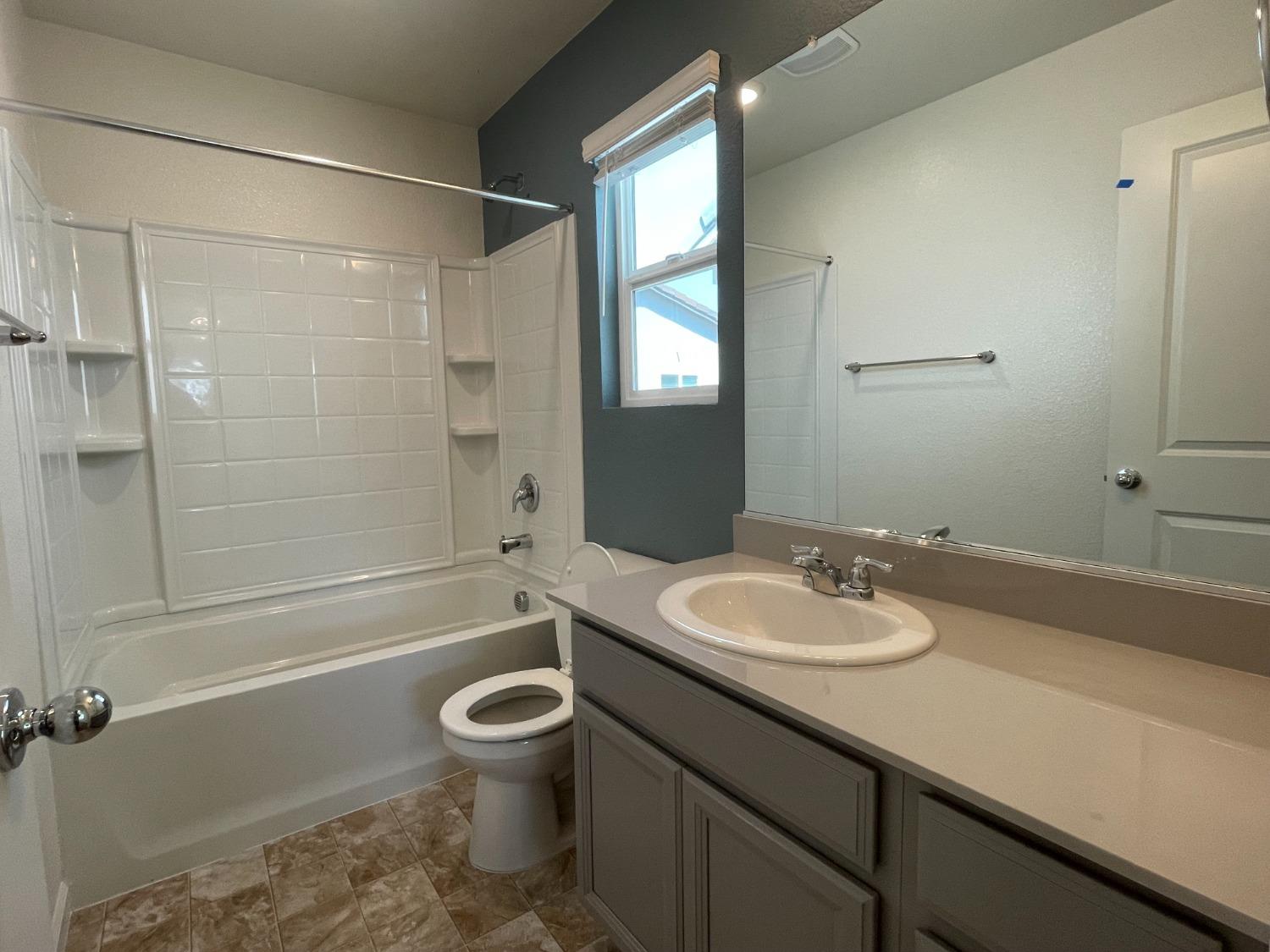 Detail Gallery Image 20 of 33 For 1554 Bridgegate Way, Sacramento,  CA 95834 - 3 Beds | 2/1 Baths