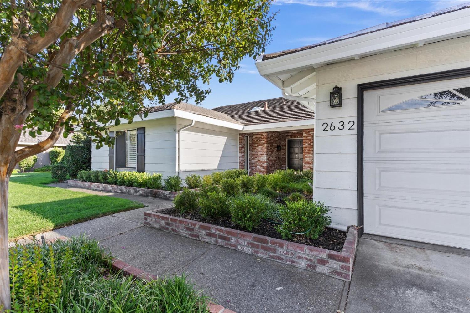 Detail Gallery Image 4 of 65 For 2632 Meadow Lake Dr, Stockton,  CA 95207 - 3 Beds | 2 Baths