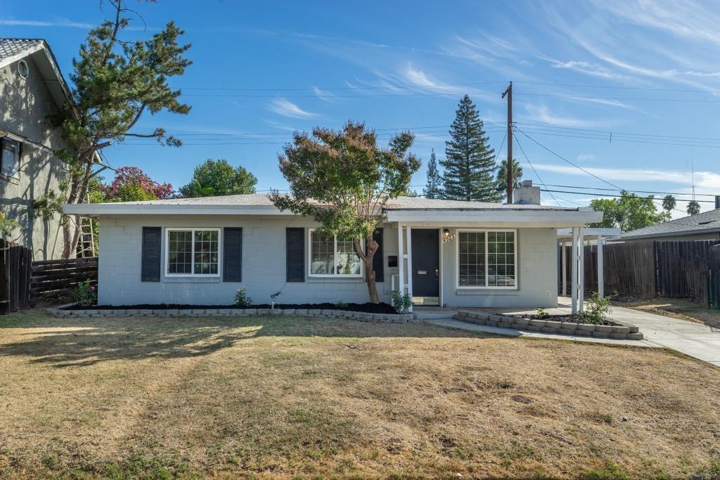 Detail Gallery Image 1 of 22 For 4923 62nd St, Sacramento,  CA 95820 - 3 Beds | 1 Baths