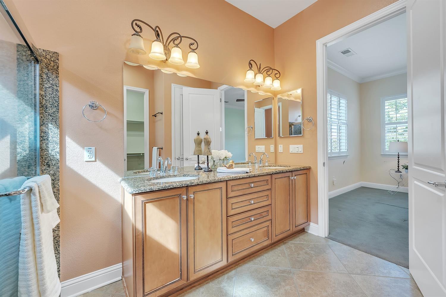 Detail Gallery Image 20 of 48 For 2241 Benton Loop, Roseville,  CA 95747 - 3 Beds | 2 Baths