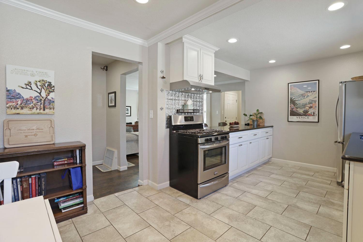 Detail Gallery Image 14 of 44 For 616 Alicante Dr, Lodi,  CA 95240 - 3 Beds | 2 Baths