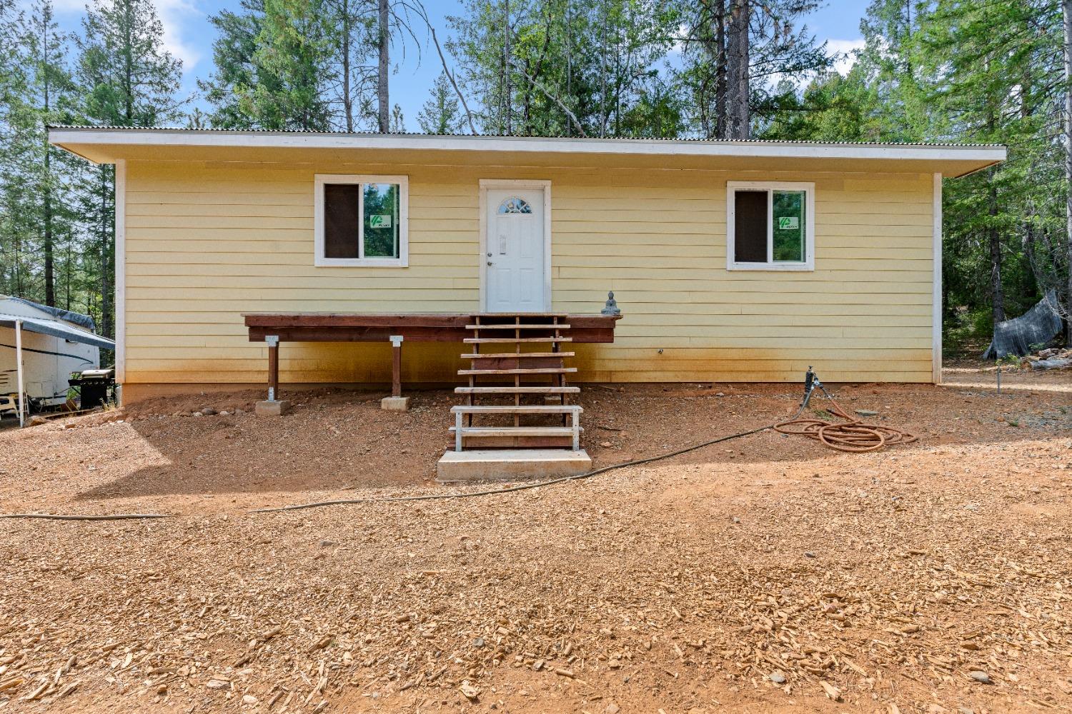 Detail Gallery Image 2 of 39 For 14715 Skeeter Hollow Rd, Nevada City,  CA 95959 - 2 Beds | 1 Baths