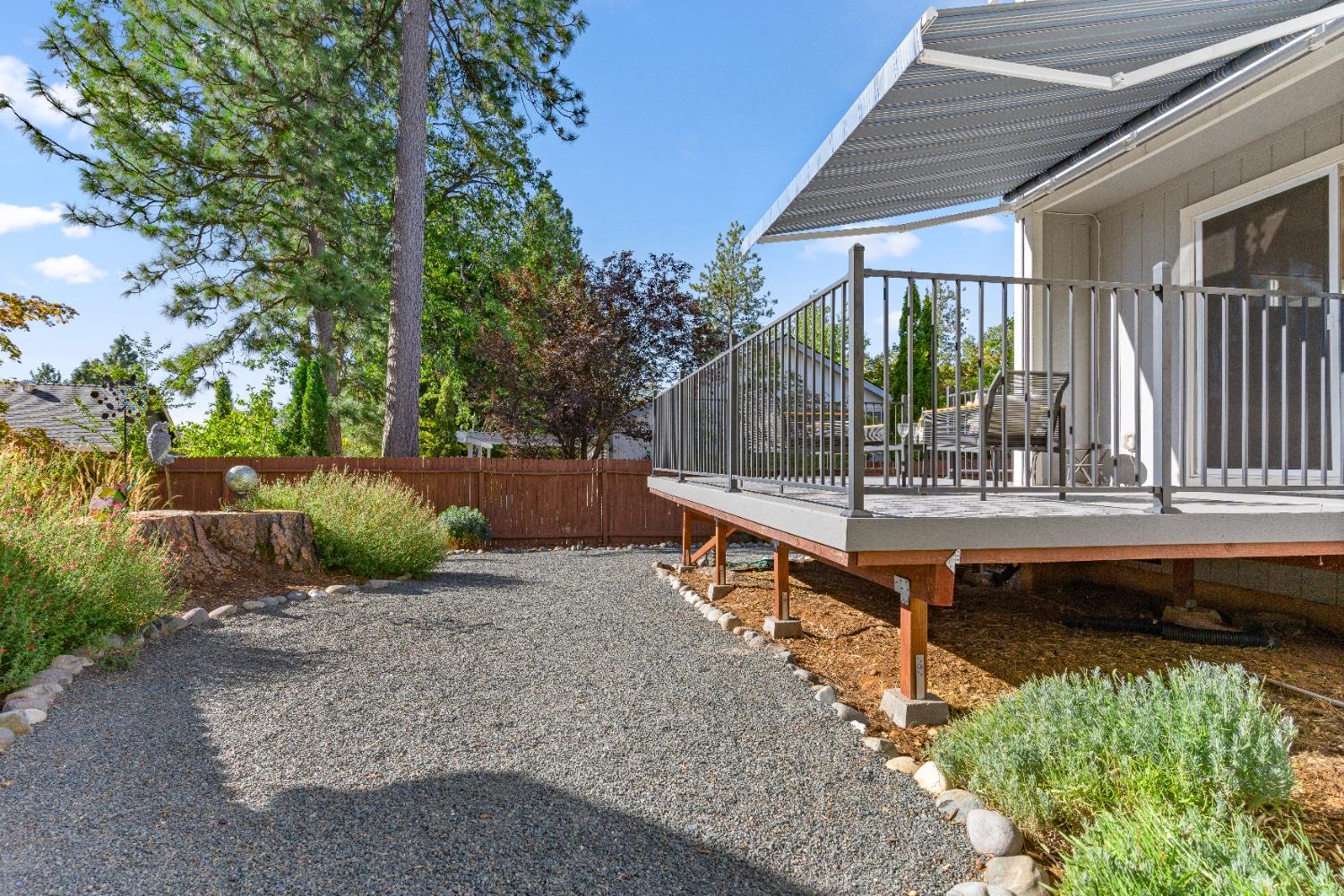 Detail Gallery Image 4 of 42 For 144 Woodcrest Way, Grass Valley,  CA 95945 - 3 Beds | 2/1 Baths