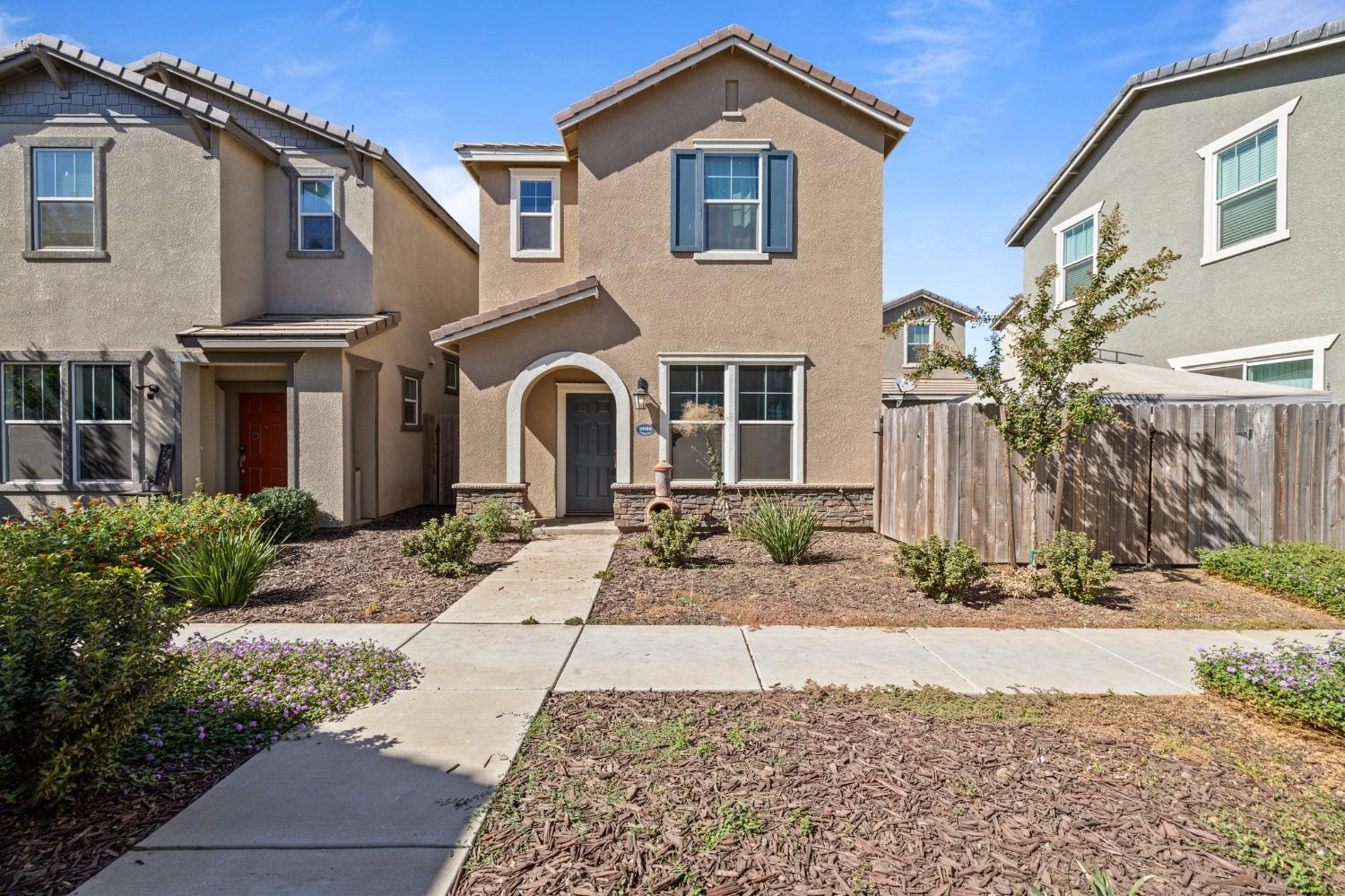 Detail Gallery Image 1 of 26 For 2958 Dillon Ln, Merced,  CA 95348 - 3 Beds | 2/1 Baths