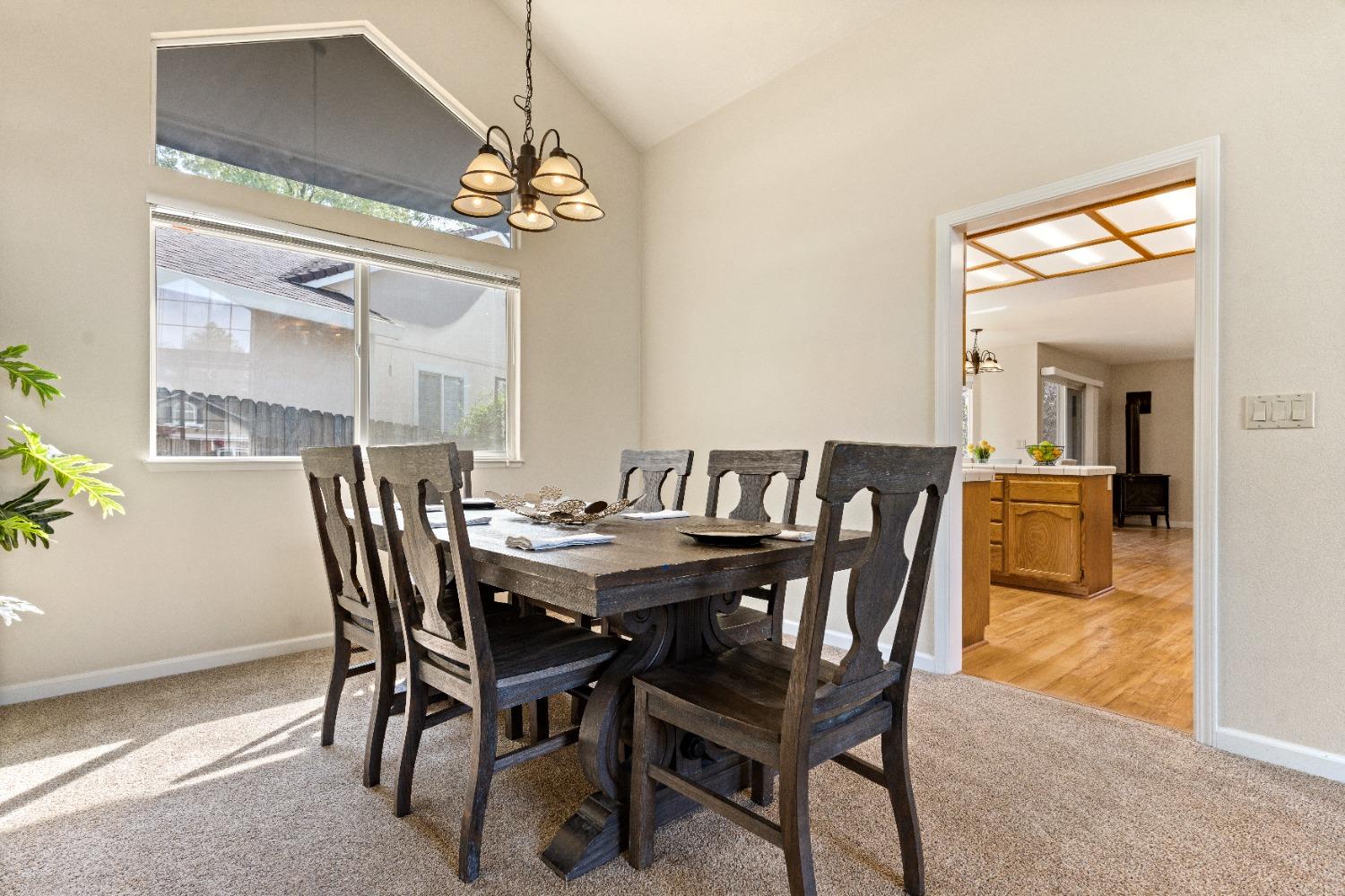 Detail Gallery Image 9 of 42 For 144 Woodcrest Way, Grass Valley,  CA 95945 - 3 Beds | 2/1 Baths