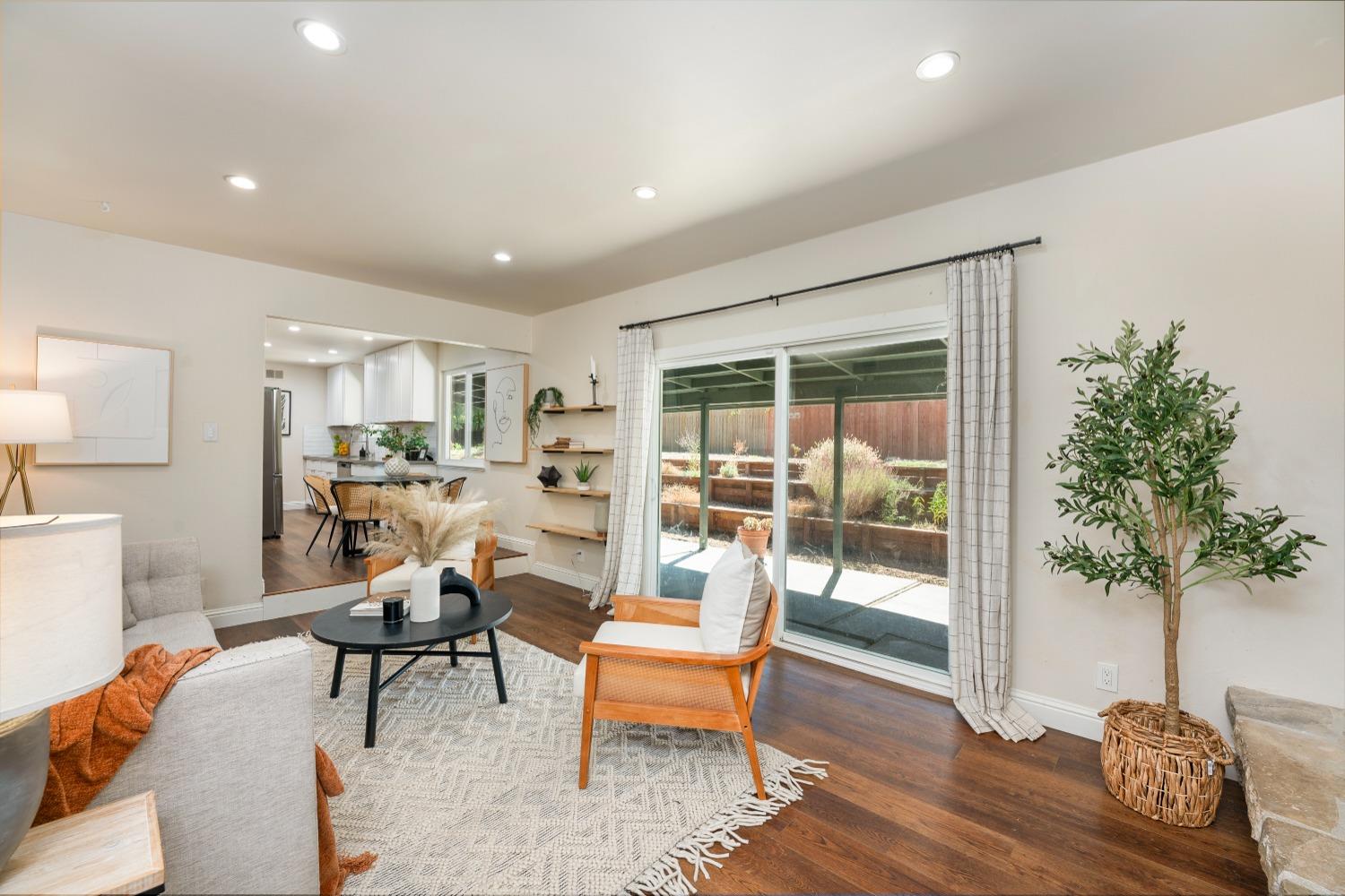 Detail Gallery Image 18 of 50 For 6252 Oak Park Ct, Carmichael,  CA 95608 - 3 Beds | 2 Baths