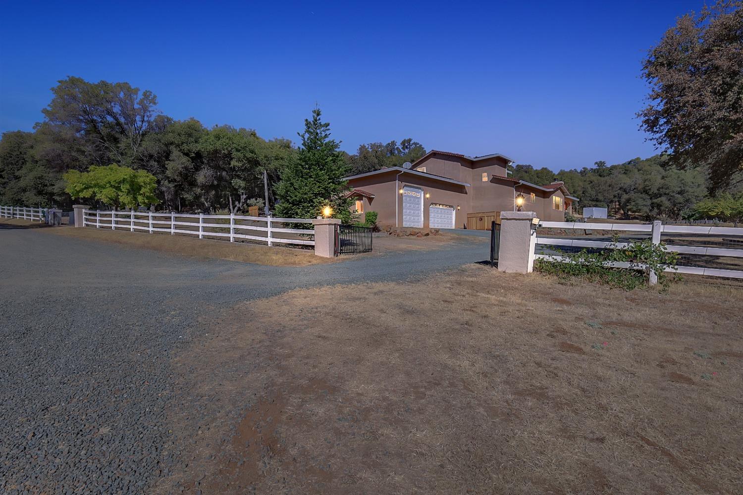 Detail Gallery Image 1 of 97 For 8245 Sunnyside Ln, Oregon House,  CA 95962 - 4 Beds | 3/1 Baths