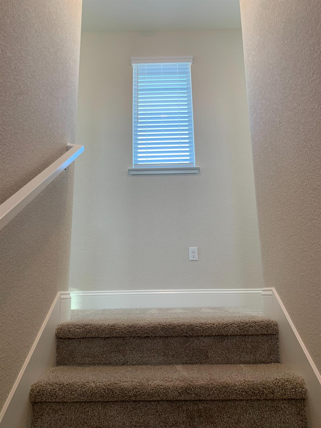 Detail Gallery Image 20 of 35 For 9043 Csuri St, Elk Grove,  CA 95624 - 4 Beds | 3/1 Baths