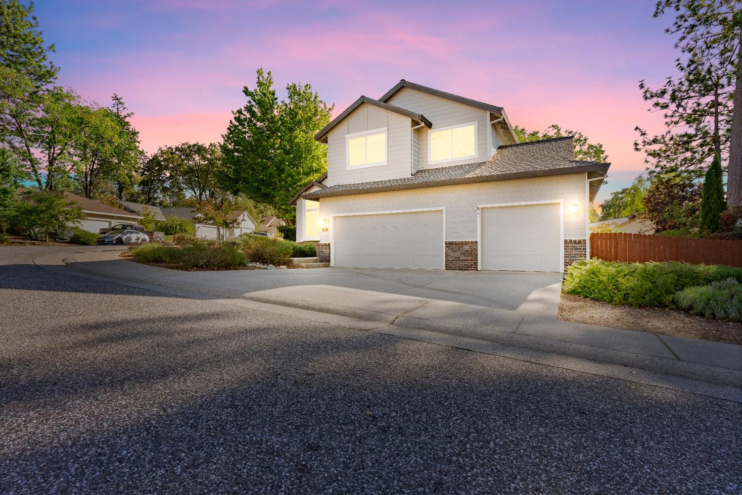 Detail Gallery Image 1 of 42 For 144 Woodcrest Way, Grass Valley,  CA 95945 - 3 Beds | 2/1 Baths