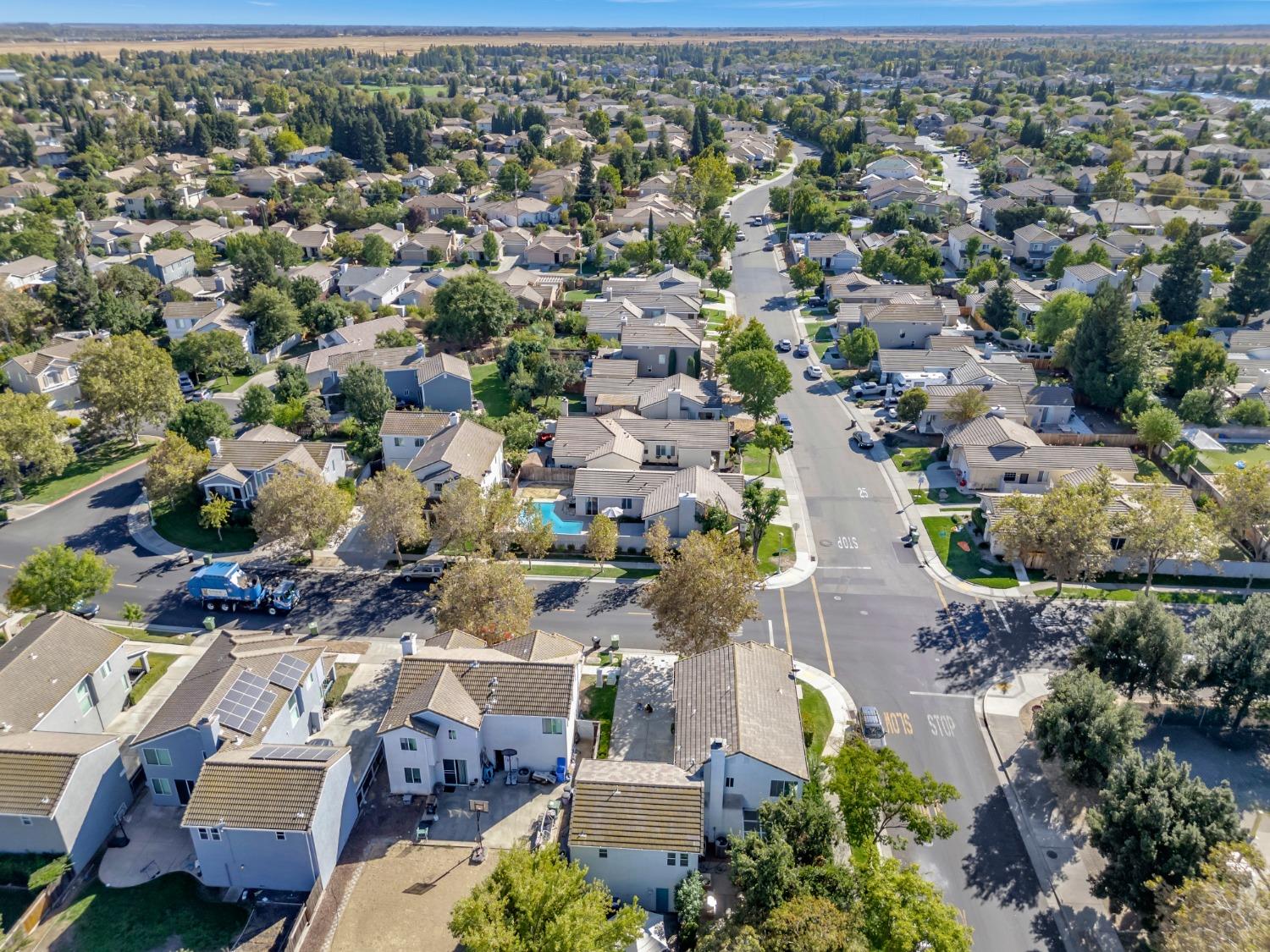 Lakepoint Drive, Elk Grove, California image 38