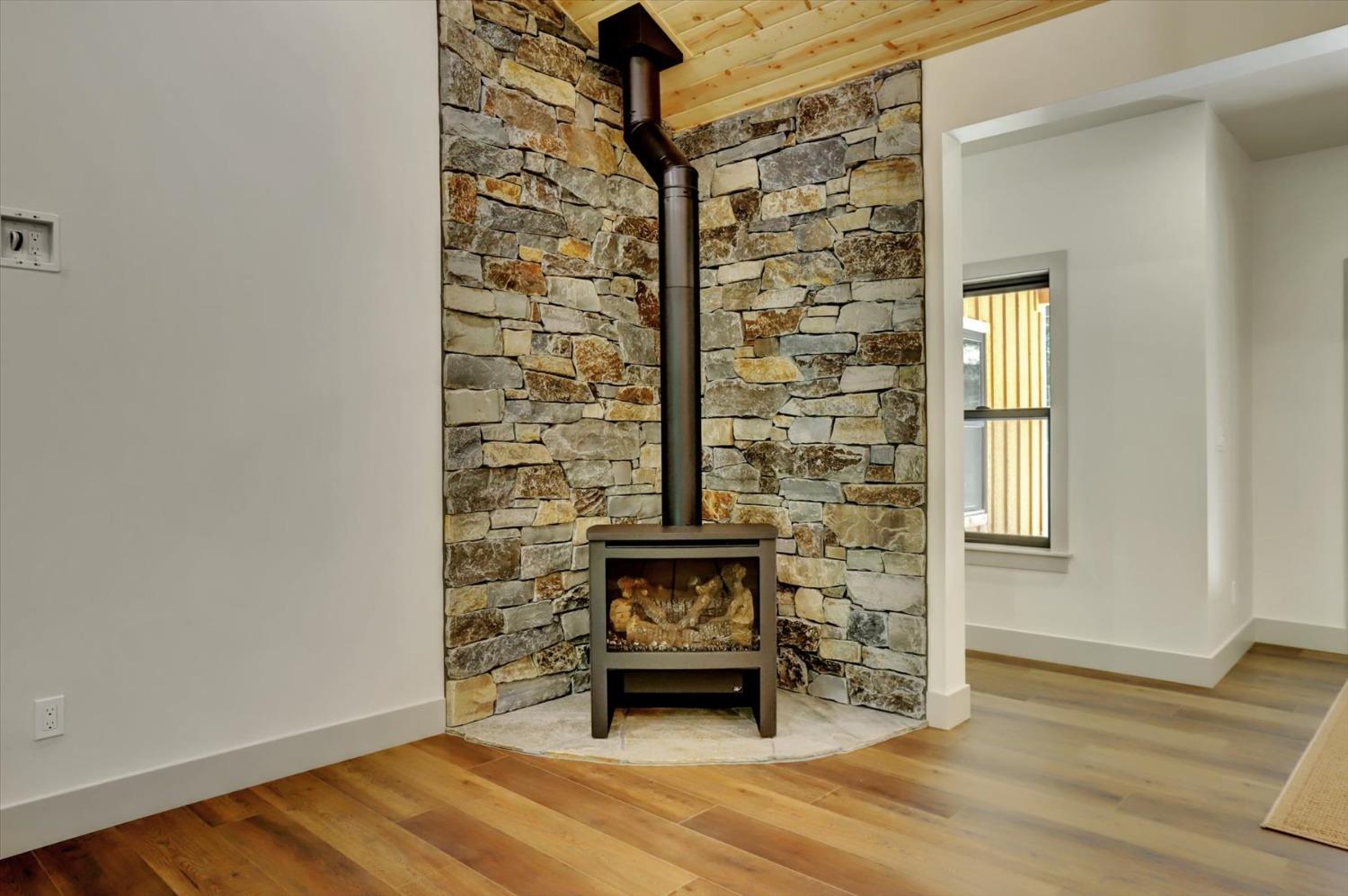 Detail Gallery Image 7 of 63 For 10416 Harmony Ridge Rd, Nevada City,  CA 95959 - 3 Beds | 3/1 Baths