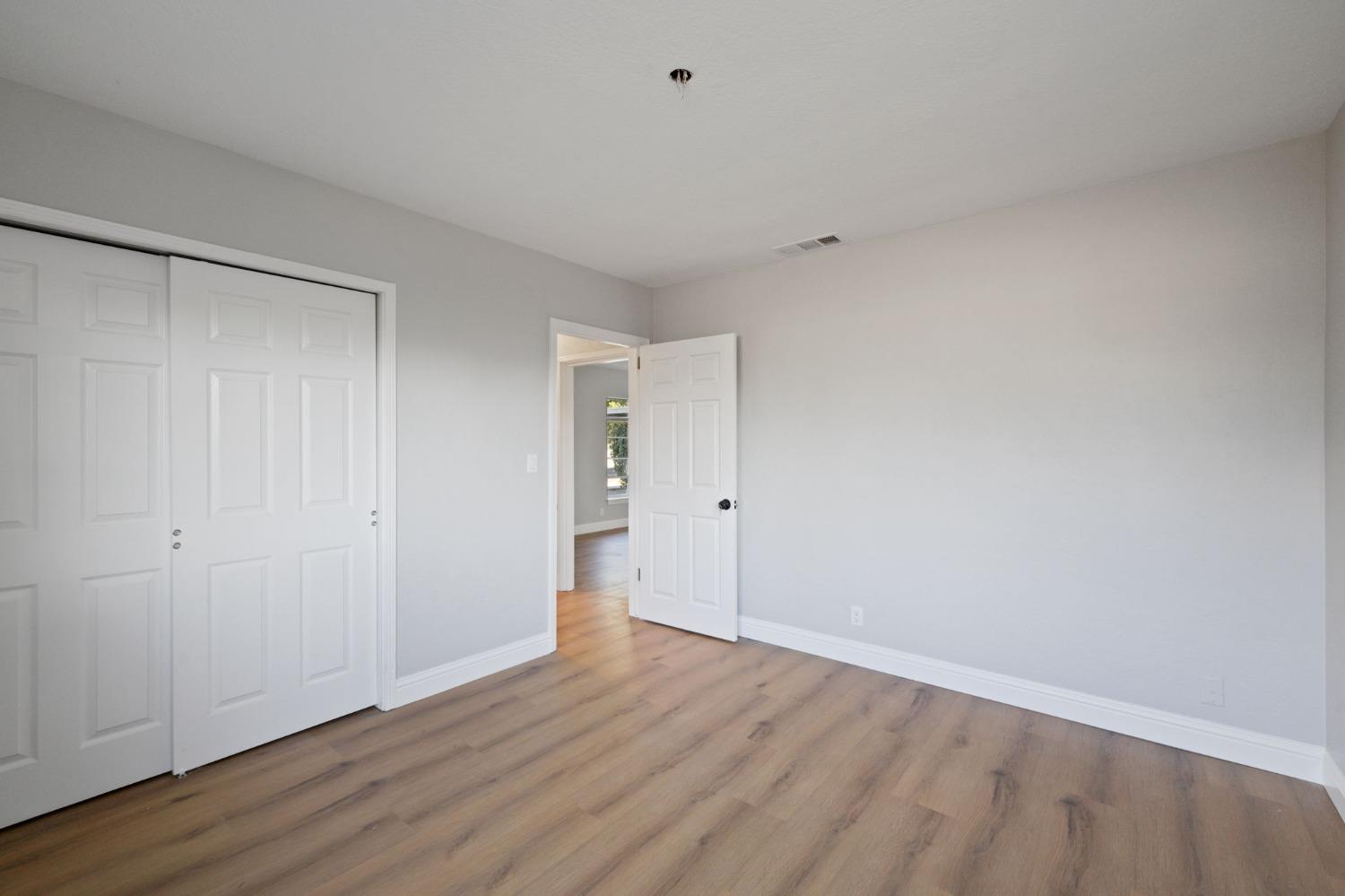 Detail Gallery Image 10 of 14 For 3637 N Fresno, Fresno,  CA 93726 - 2 Beds | 1 Baths