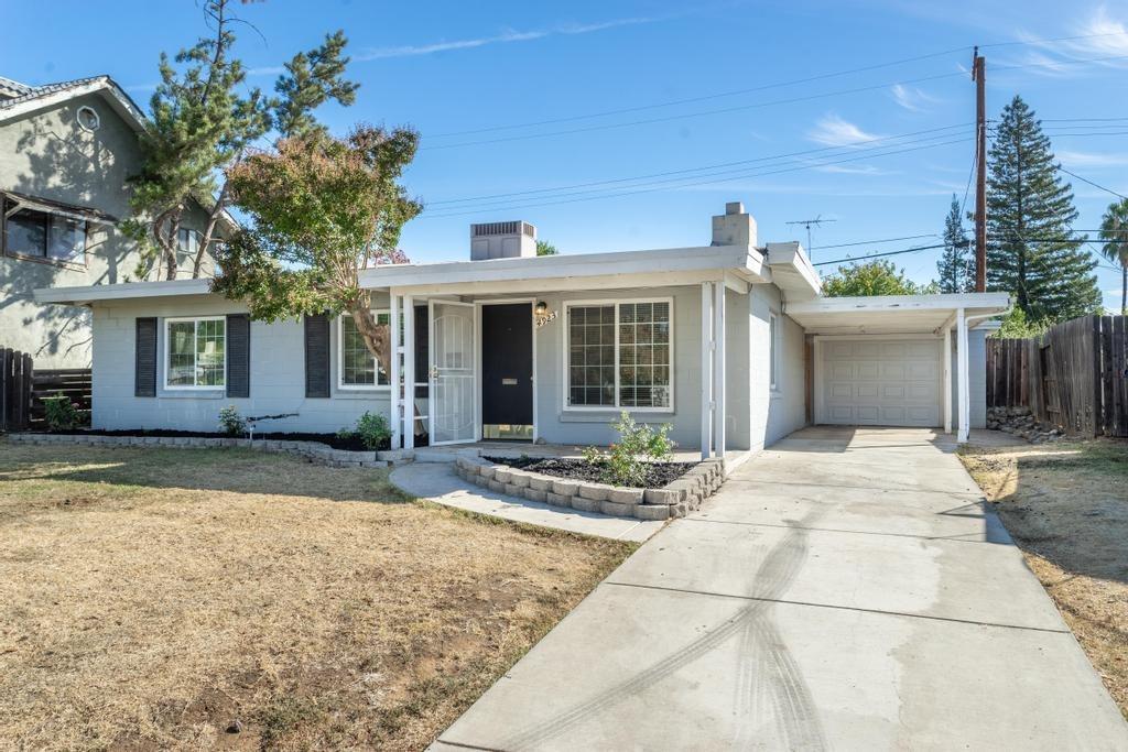 Detail Gallery Image 2 of 22 For 4923 62nd St, Sacramento,  CA 95820 - 3 Beds | 1 Baths