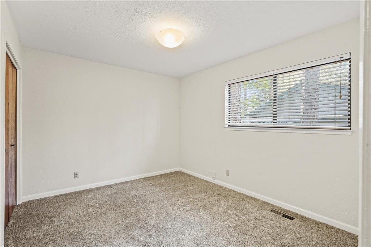 Detail Gallery Image 28 of 35 For 12022 Francis Dr, Grass Valley,  CA 95949 - 3 Beds | 2 Baths