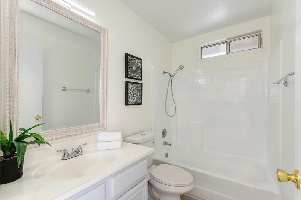 Detail Gallery Image 38 of 41 For 14 Fernwood Ct, Pittsburg,  CA 94565 - 4 Beds | 2/1 Baths