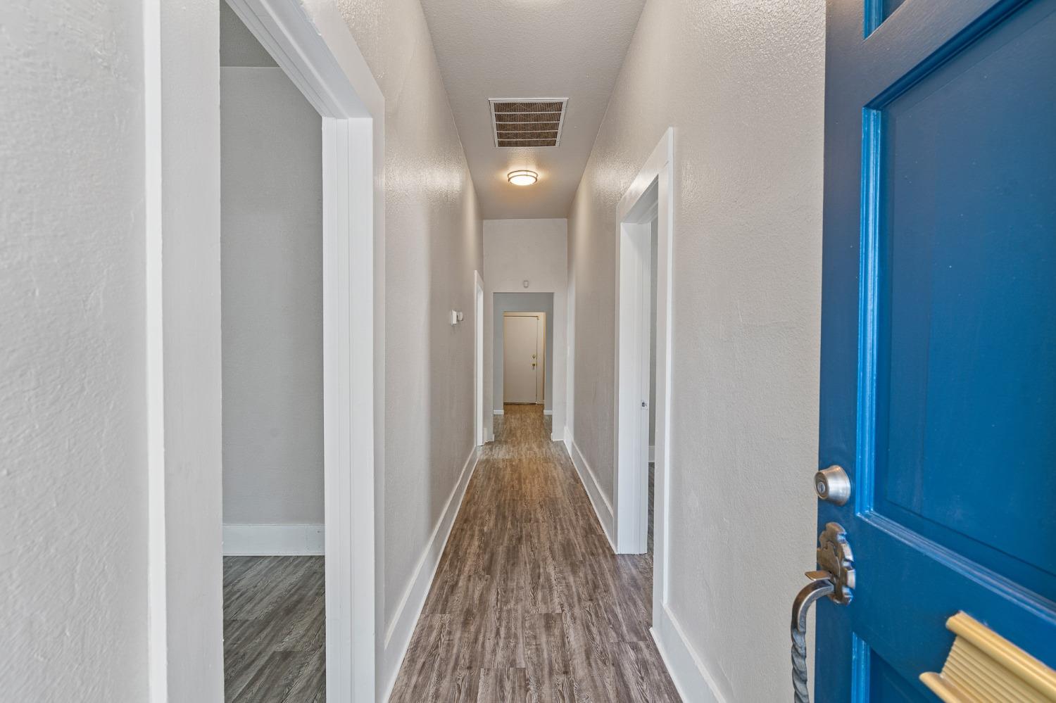 Detail Gallery Image 6 of 47 For 1922 4th St, Sacramento,  CA 95811 - 2 Beds | 2 Baths