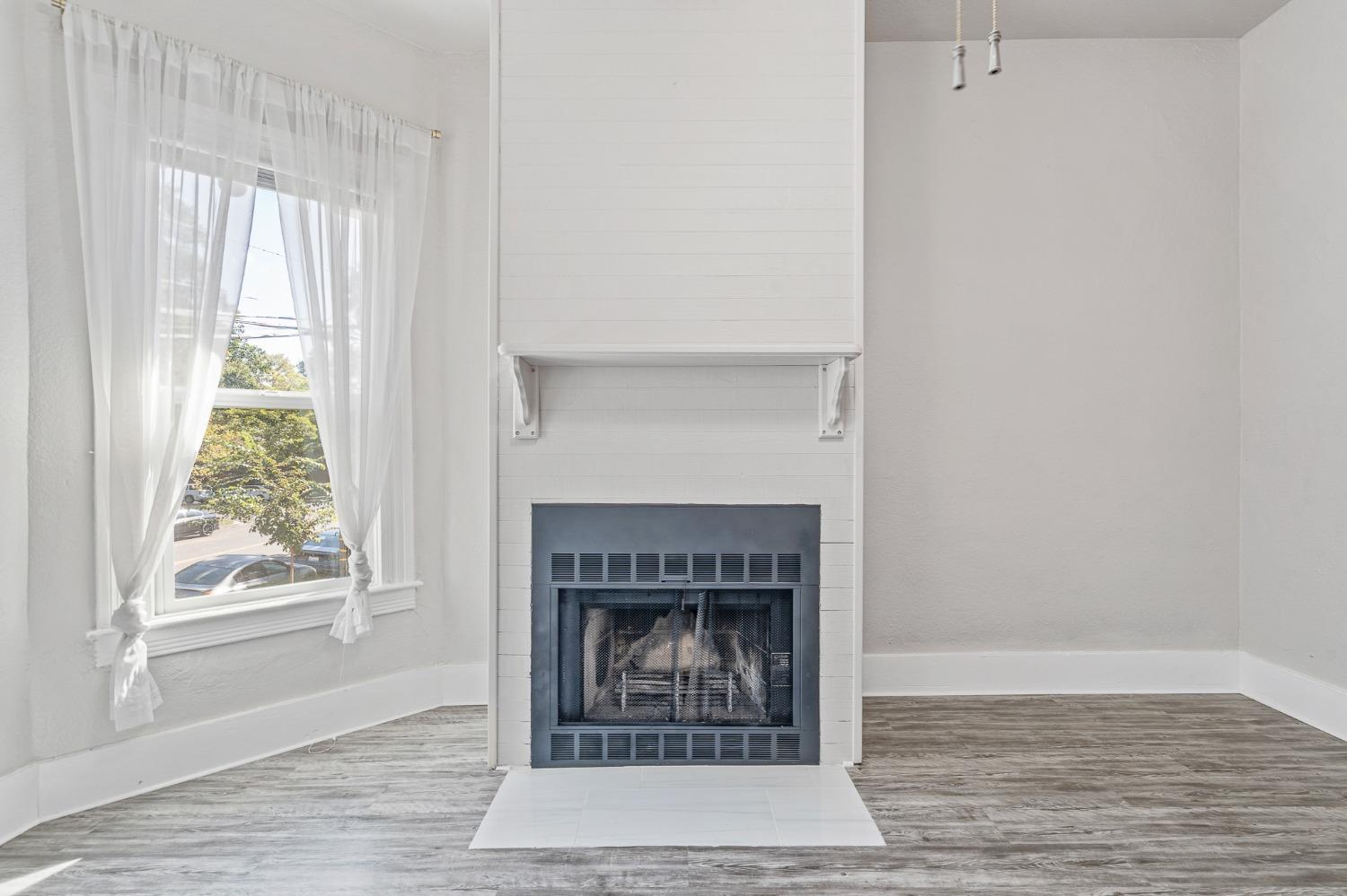 Detail Gallery Image 11 of 47 For 1922 4th St, Sacramento,  CA 95811 - 2 Beds | 2 Baths