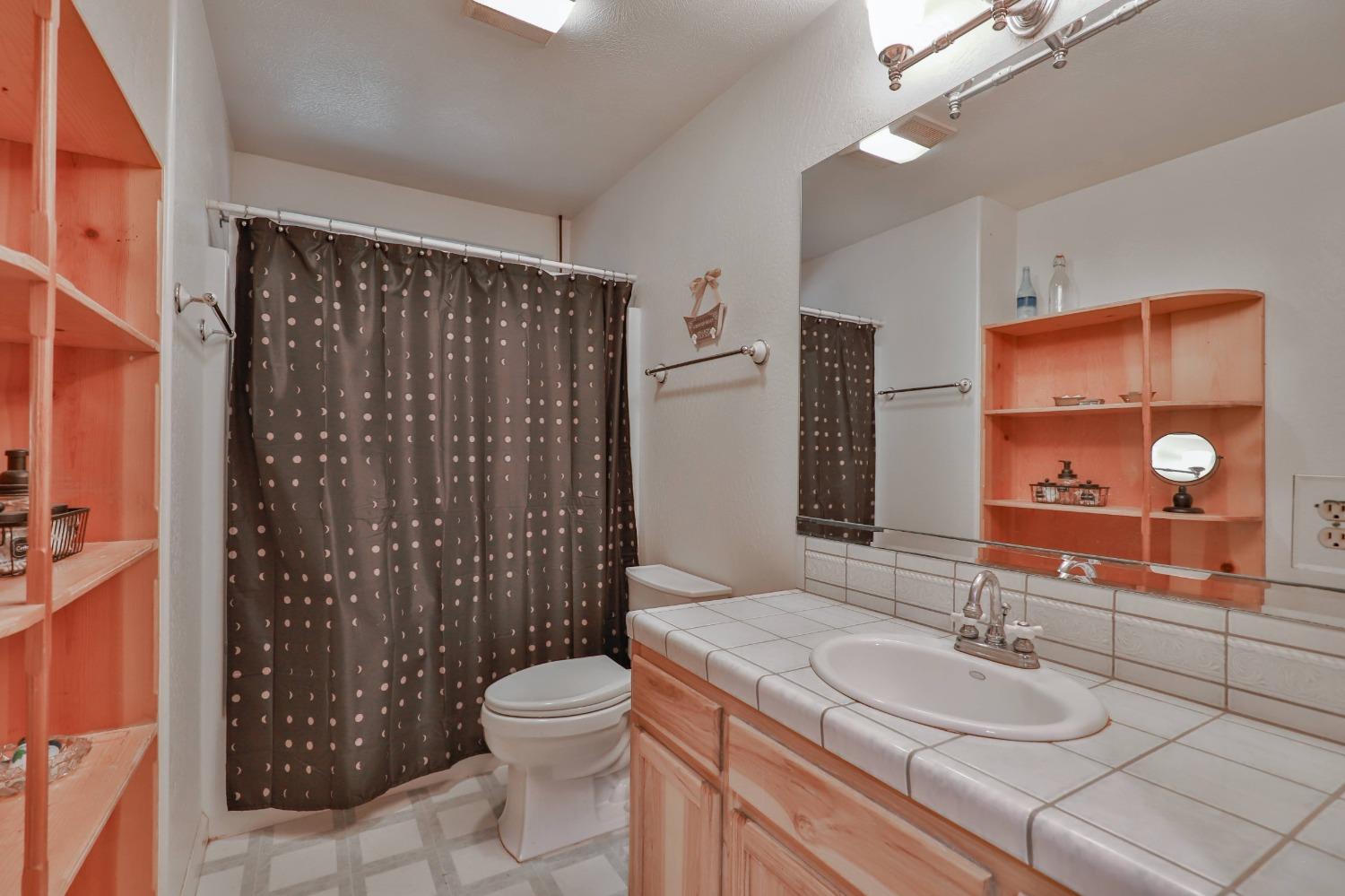 Detail Gallery Image 9 of 51 For 6128 Dutch Mine Rd, Diamond Springs,  CA 95619 - 2 Beds | 2 Baths