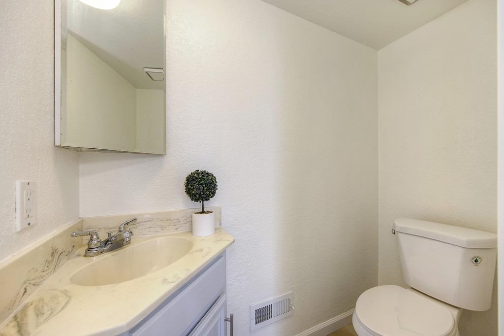 Detail Gallery Image 30 of 41 For 14 Fernwood Ct, Pittsburg,  CA 94565 - 4 Beds | 2/1 Baths