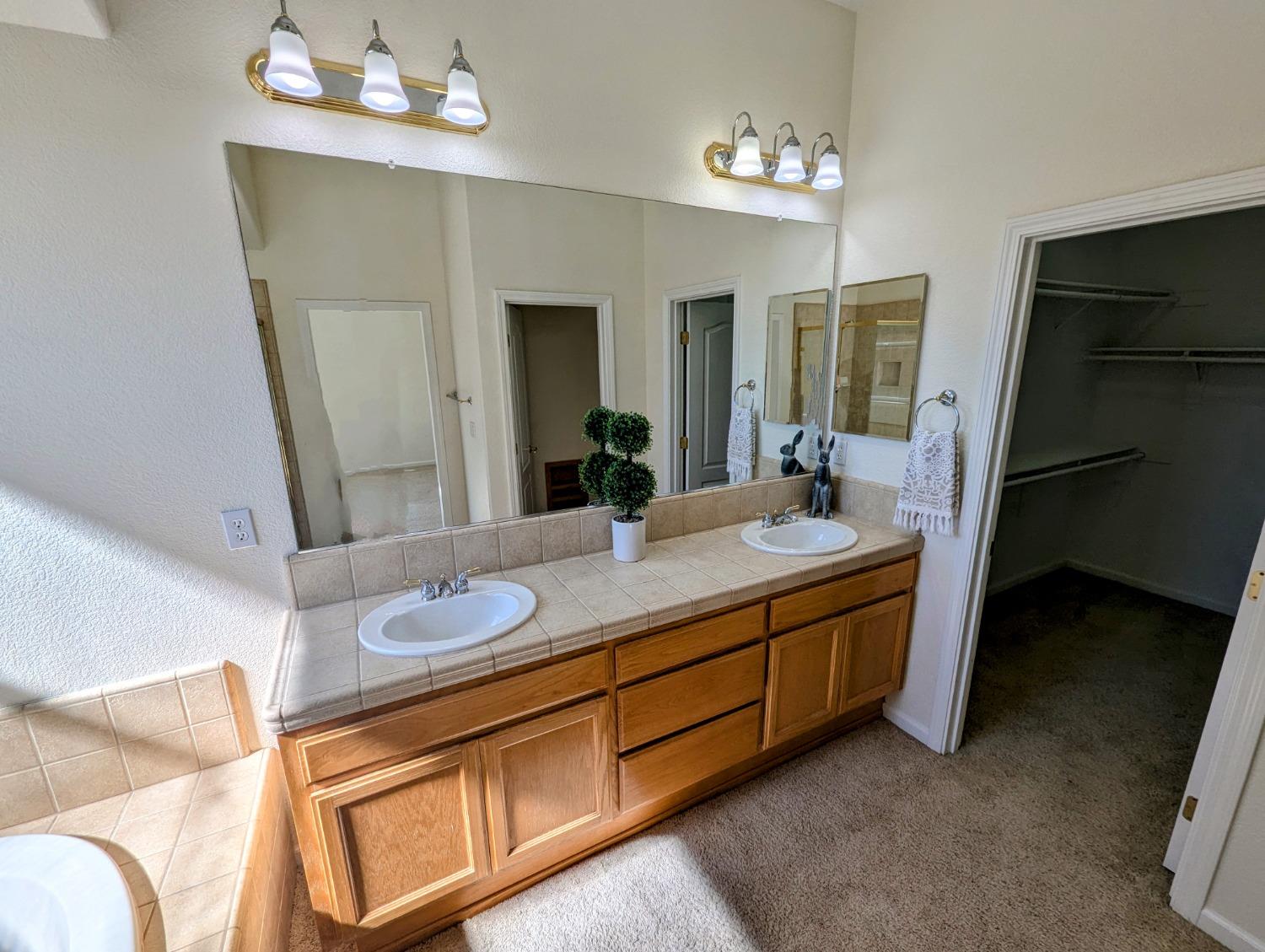 Detail Gallery Image 42 of 42 For 2082 Sebastian Way, Roseville,  CA 95661 - 3 Beds | 2 Baths