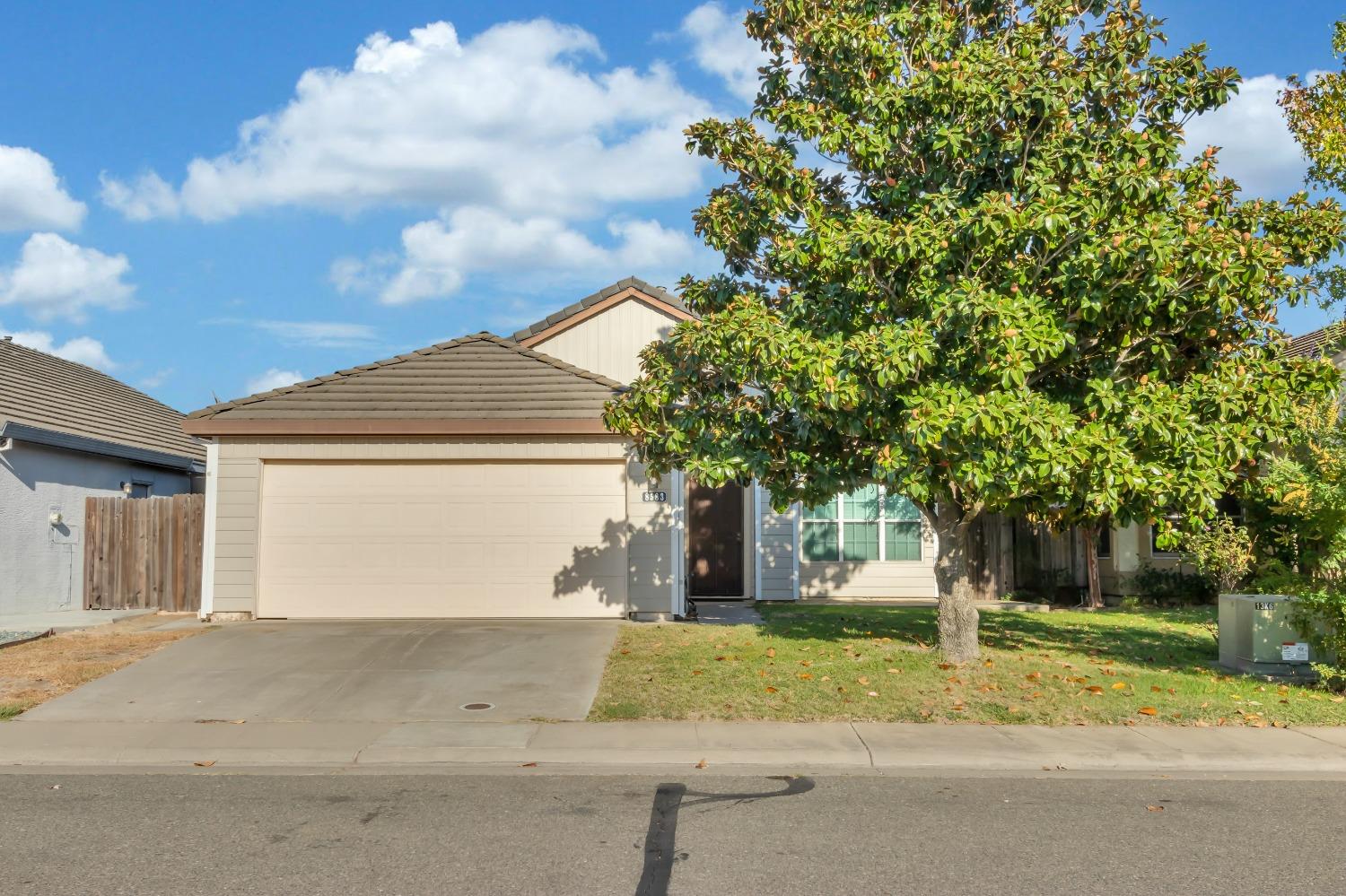 Detail Gallery Image 1 of 1 For 8583 Black Kite Dr, Elk Grove,  CA 95624 - 3 Beds | 2 Baths