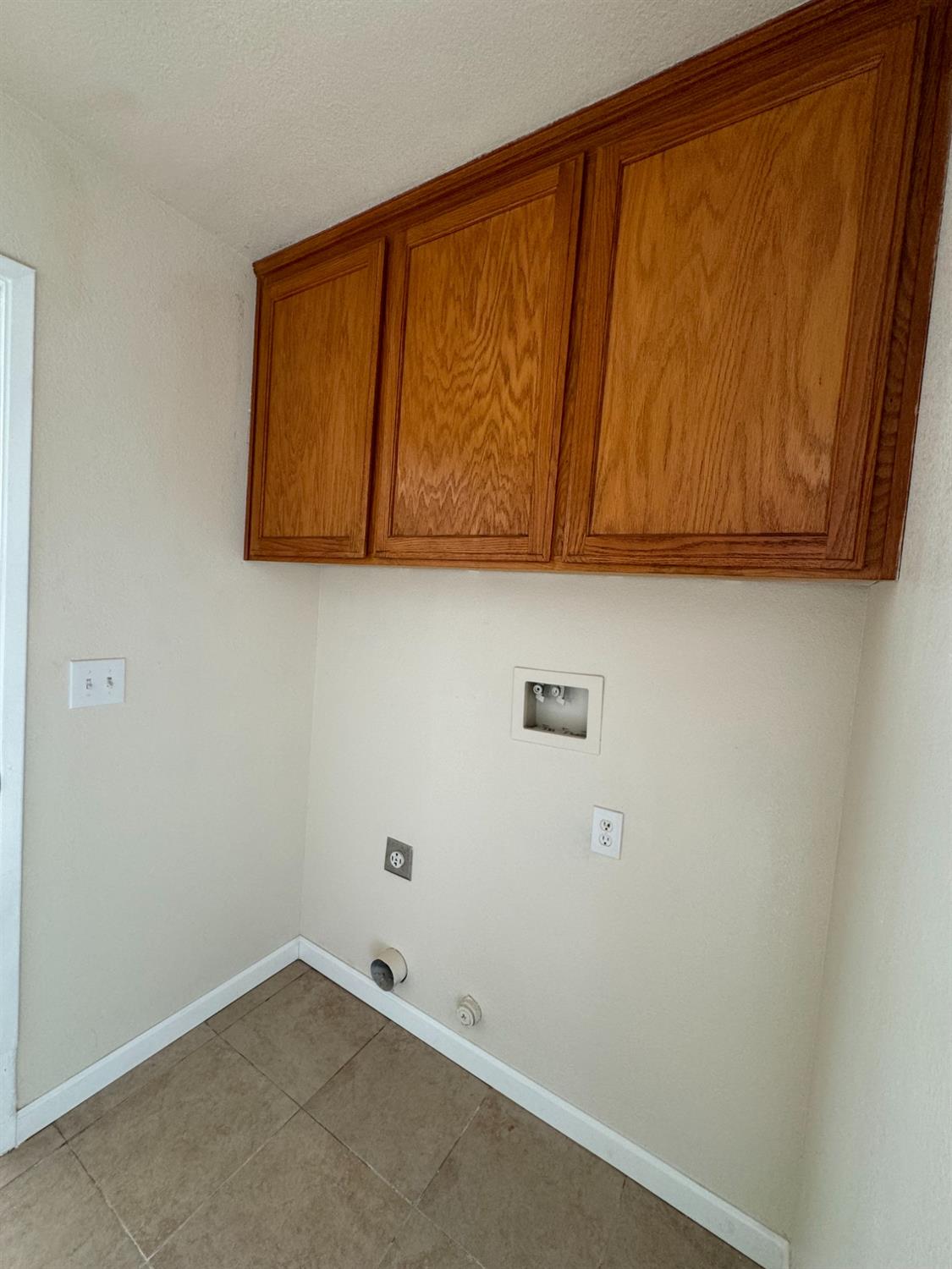 Detail Gallery Image 5 of 19 For 2458 S Madison St, Stockton,  CA 95206 - 3 Beds | 2/1 Baths