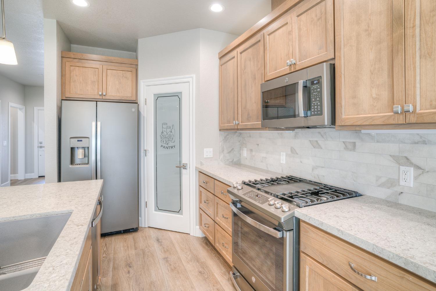 Detail Gallery Image 6 of 41 For 1906 Crandall, Paradise,  CA 95969 - 2 Beds | 2 Baths