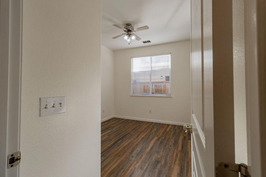 Detail Gallery Image 14 of 28 For 1219 Laurel Park Cir, Manteca,  CA 95337 - 3 Beds | 2 Baths