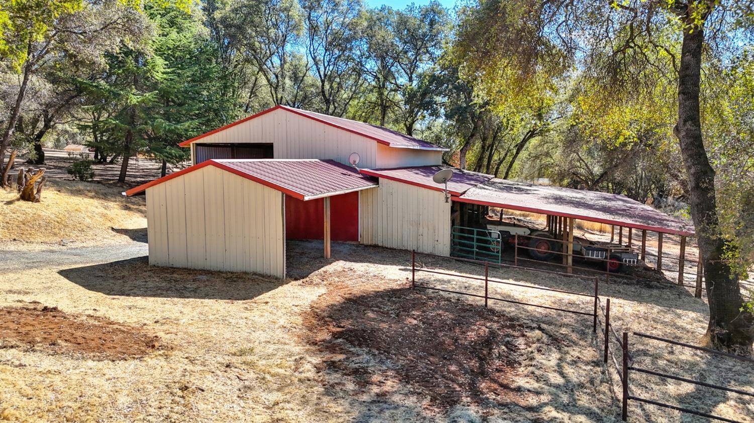 Detail Gallery Image 7 of 77 For 4560 Shingle Lime Mine Rd, Shingle Springs,  CA 95682 - 2 Beds | 4 Baths