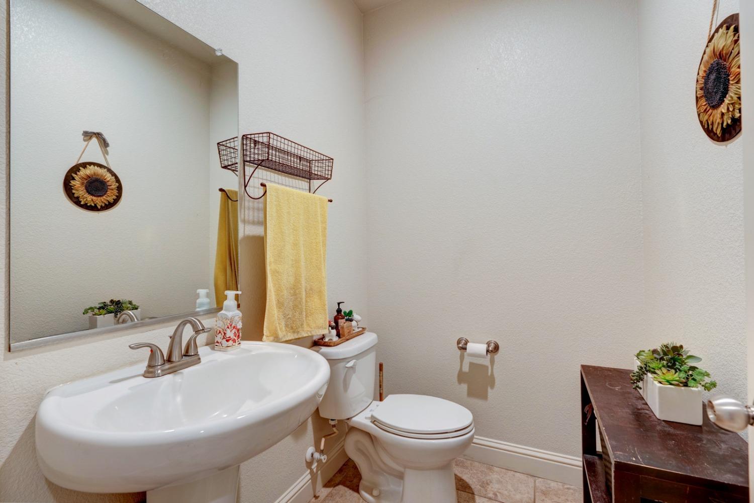 Detail Gallery Image 29 of 37 For 1047 Golden Leaf Dr, Livingston,  CA 95334 - 4 Beds | 3/1 Baths