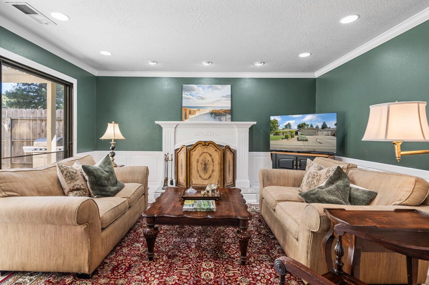 Detail Gallery Image 25 of 53 For 840 Dorchester Cir, Lodi,  CA 95240 - 3 Beds | 2 Baths