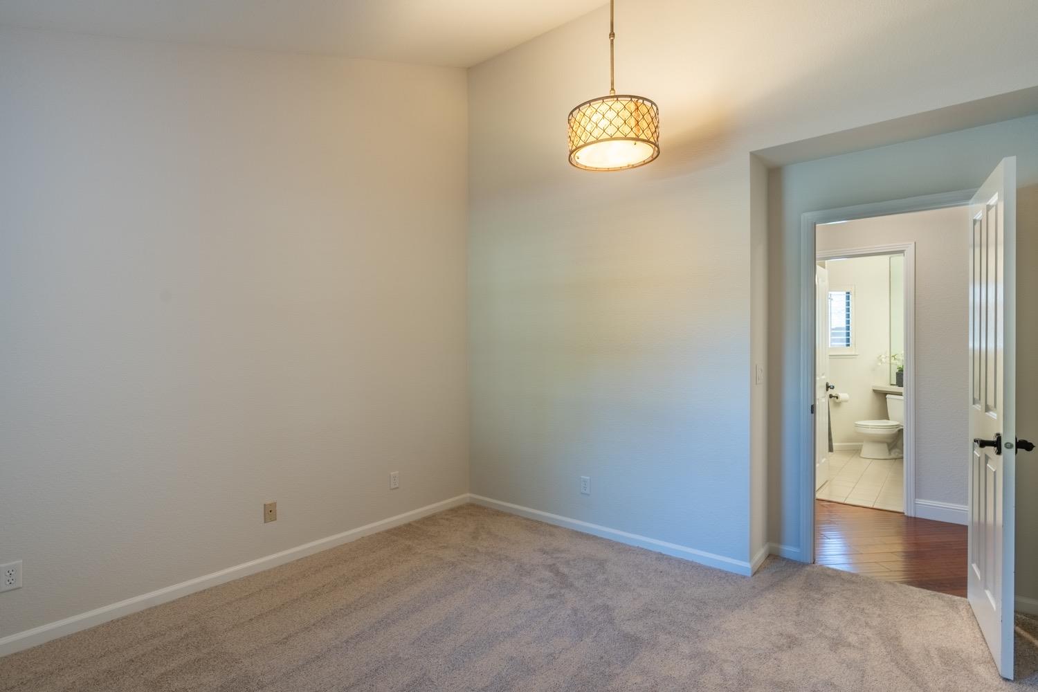 Detail Gallery Image 24 of 40 For 2500 Van Hoeks Cir, Modesto,  CA 95356 - 4 Beds | 2/1 Baths