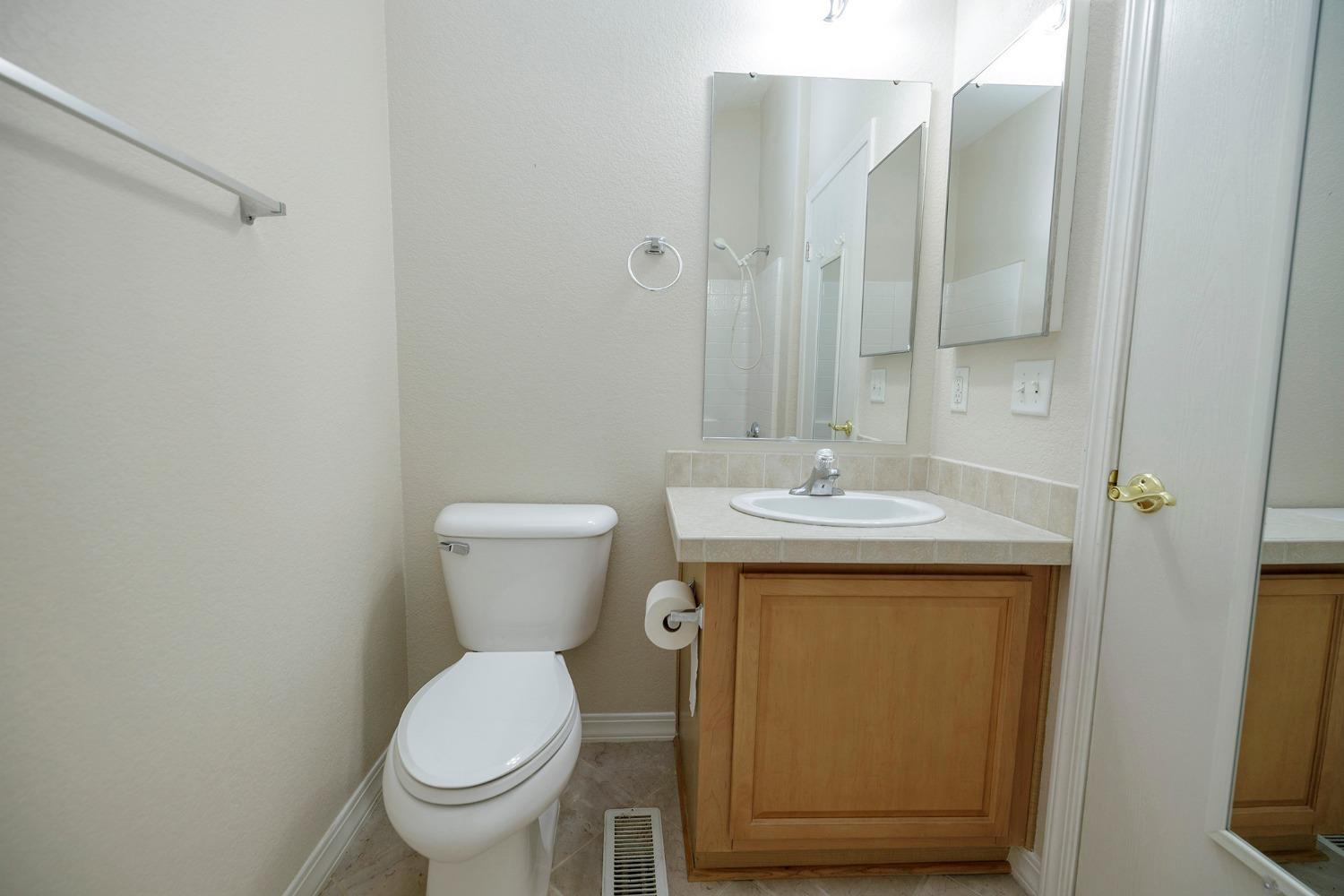 Detail Gallery Image 27 of 44 For 1459 Standiford Ave 11, Modesto,  CA 95350 - 2 Beds | 2/1 Baths