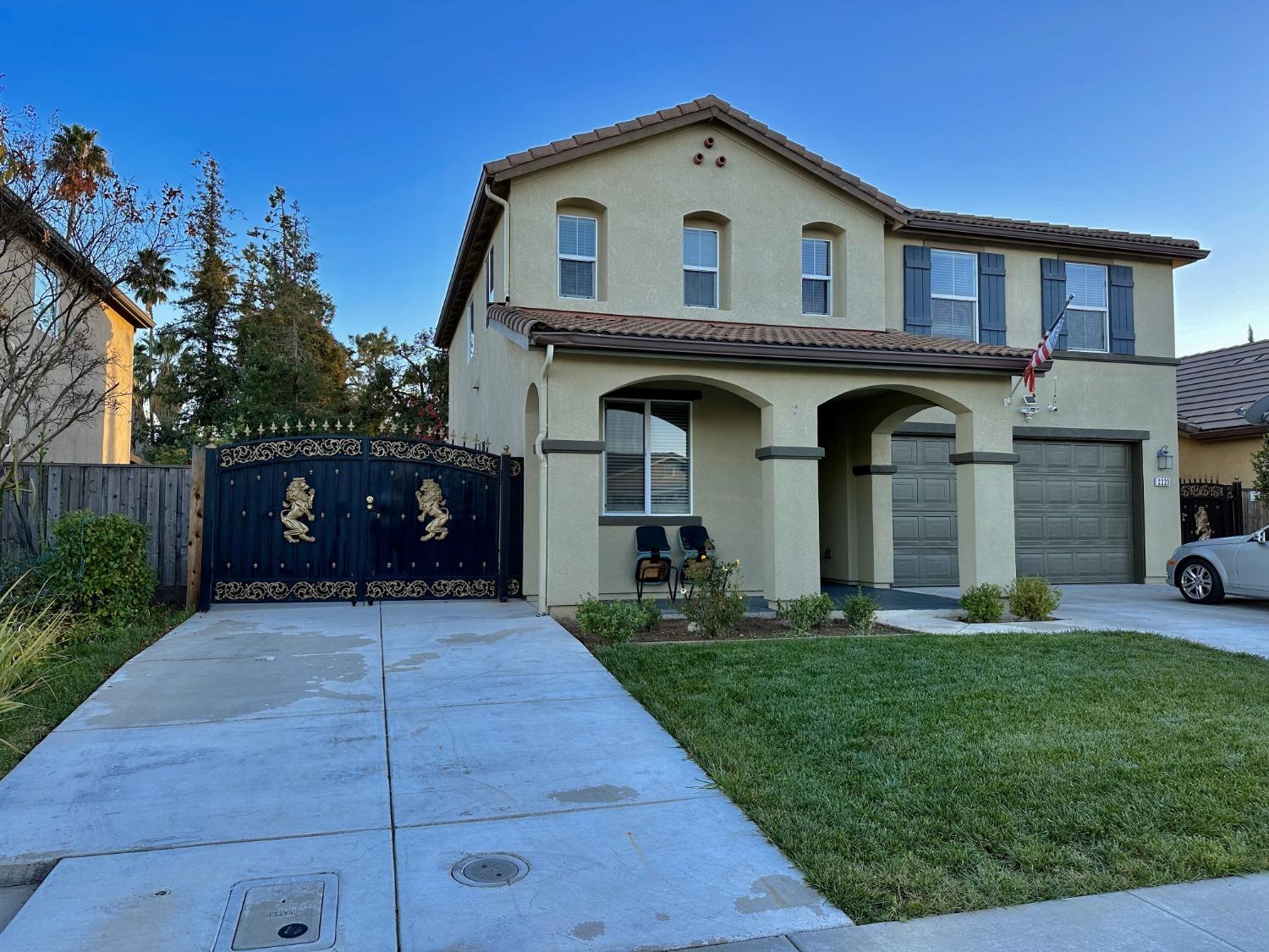 Detail Gallery Image 2 of 23 For 2220 Bridgeton Way, Stockton,  CA 95212 - 5 Beds | 3 Baths