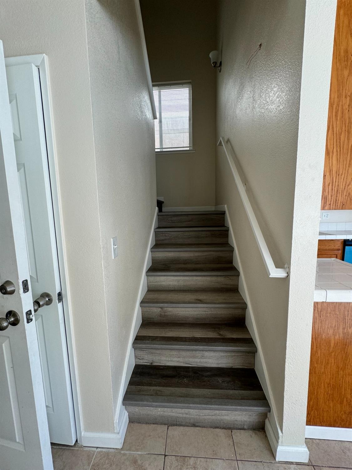 Detail Gallery Image 9 of 19 For 2458 S Madison St, Stockton,  CA 95206 - 3 Beds | 2/1 Baths