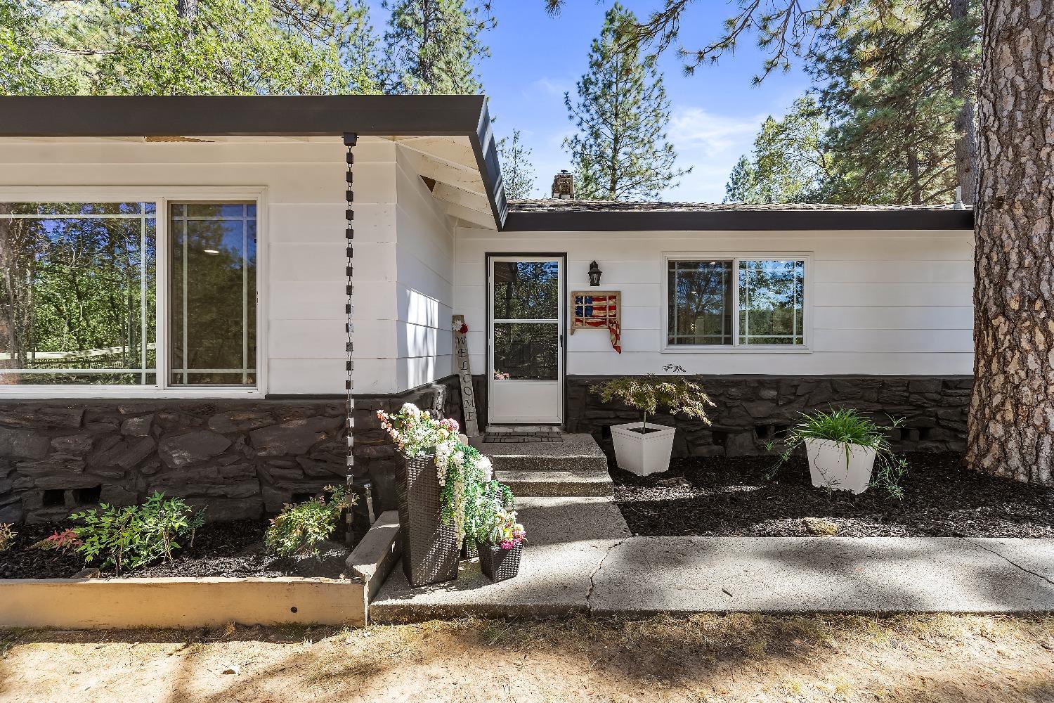 Detail Gallery Image 2 of 43 For 280 E Weimar Cross Rd, Colfax,  CA 95713 - 4 Beds | 2 Baths