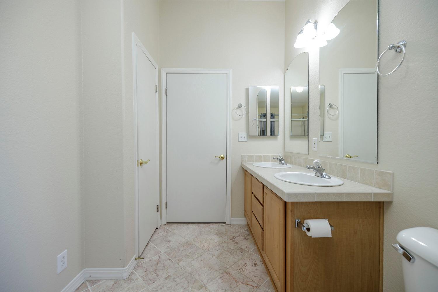 Detail Gallery Image 23 of 44 For 1459 Standiford Ave 11, Modesto,  CA 95350 - 2 Beds | 2/1 Baths