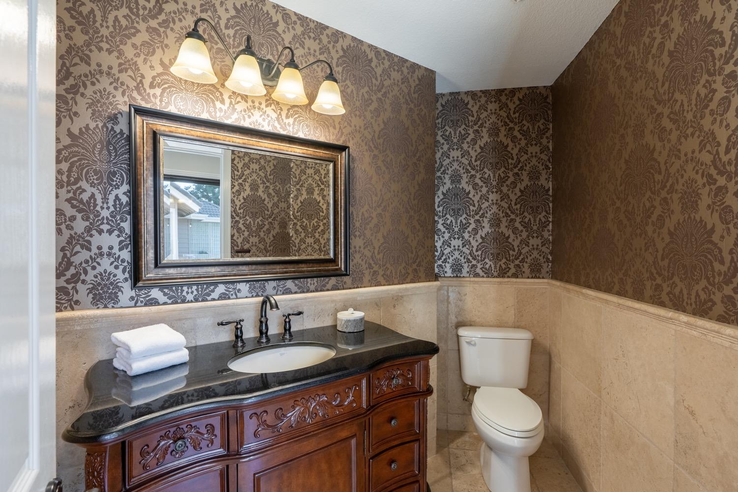 Detail Gallery Image 18 of 40 For 2500 Van Hoeks Cir, Modesto,  CA 95356 - 4 Beds | 2/1 Baths