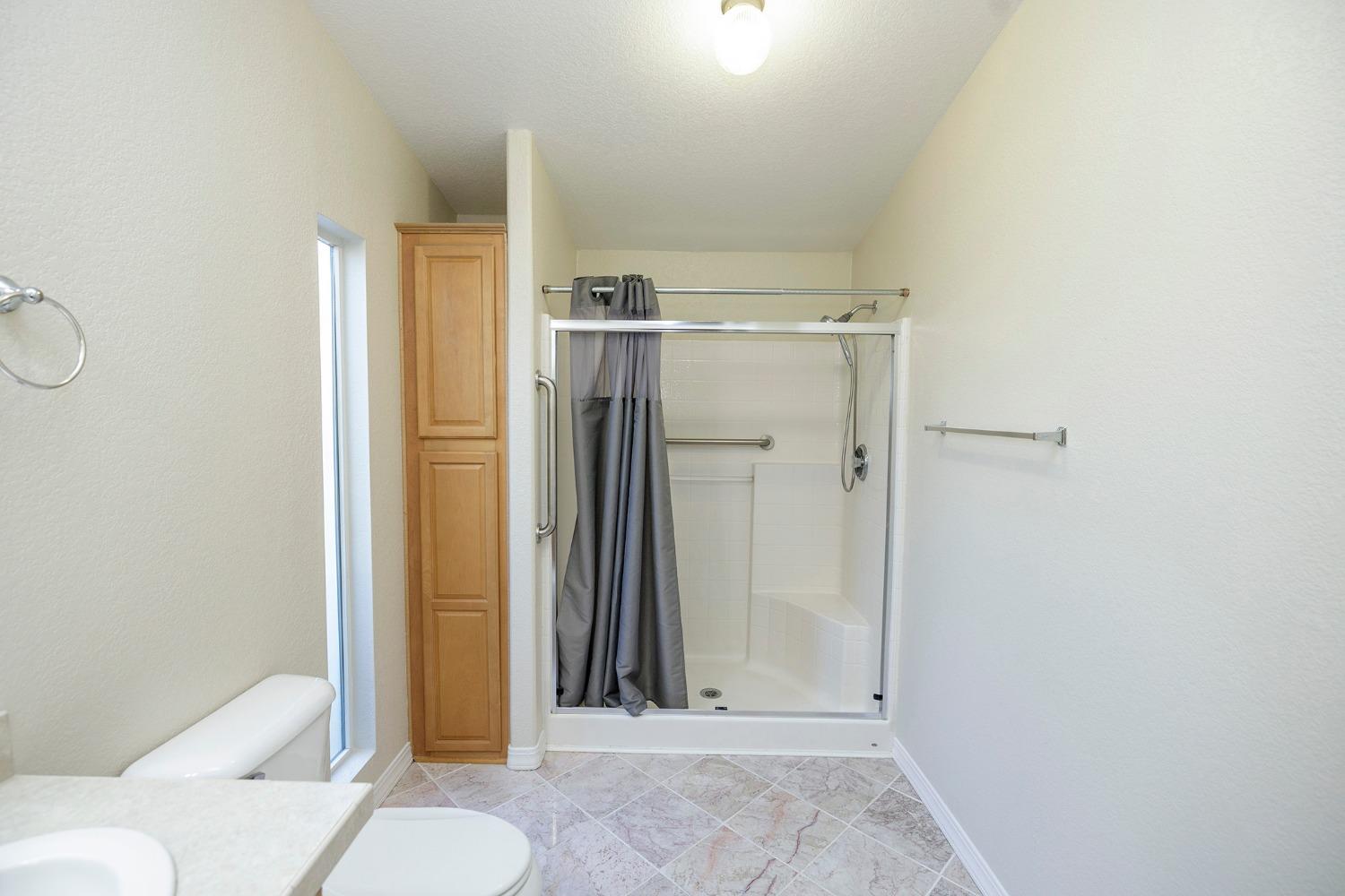 Detail Gallery Image 22 of 44 For 1459 Standiford Ave 11, Modesto,  CA 95350 - 2 Beds | 2/1 Baths