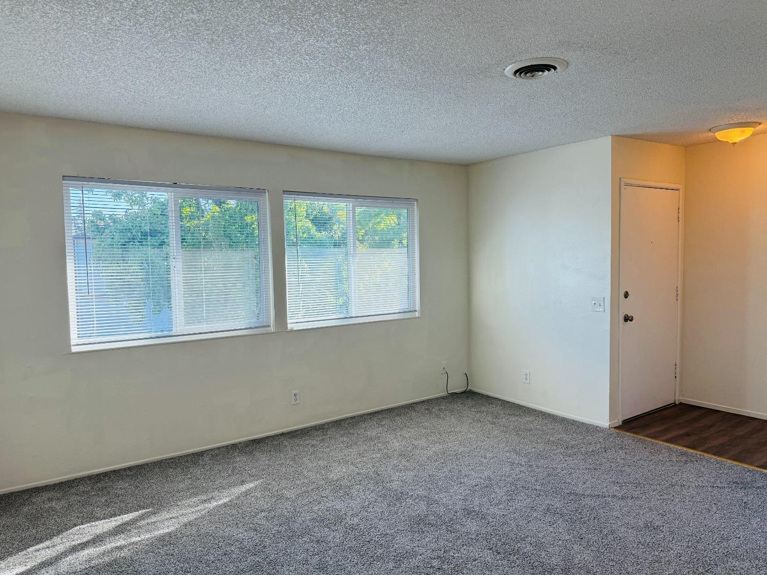 Detail Gallery Image 5 of 34 For 1218 Casita Dr #4,  Yuba City,  CA 95991 - 2 Beds | 1 Baths