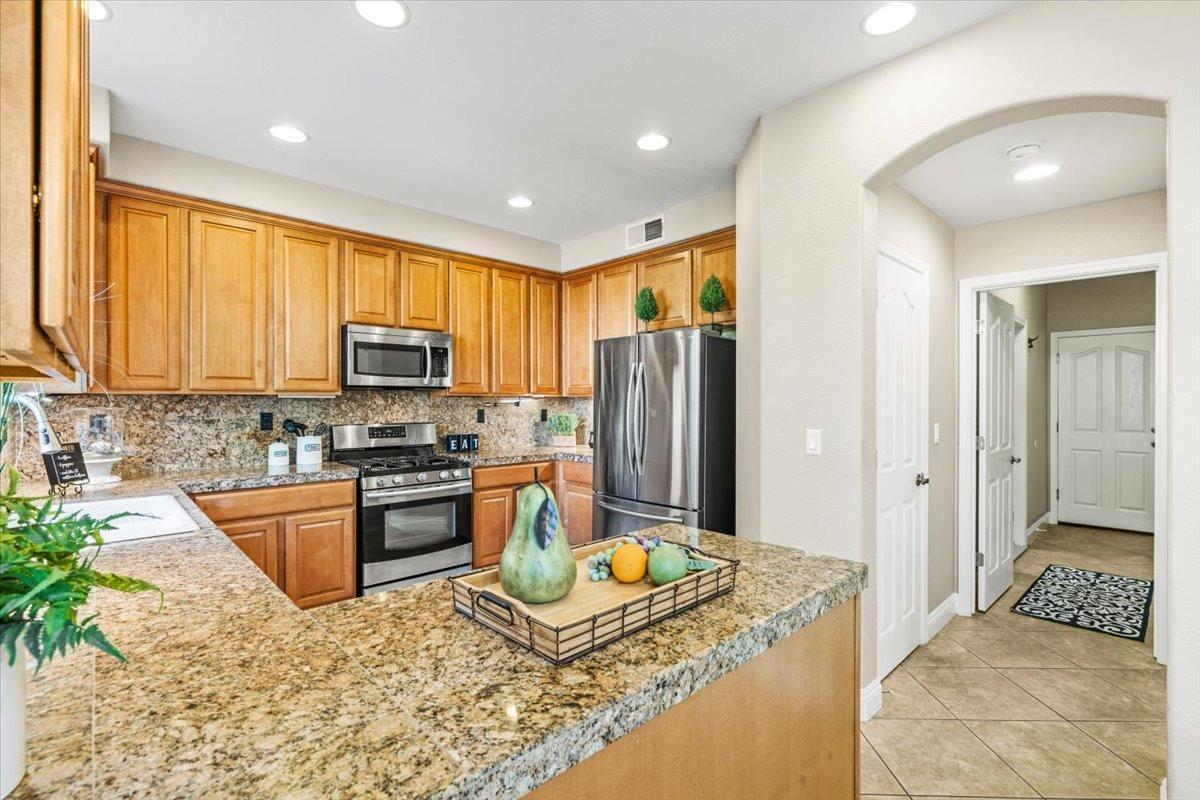 Detail Gallery Image 5 of 25 For 11845 White Rain Way, Rancho Cordova,  CA 95742 - 4 Beds | 2/1 Baths