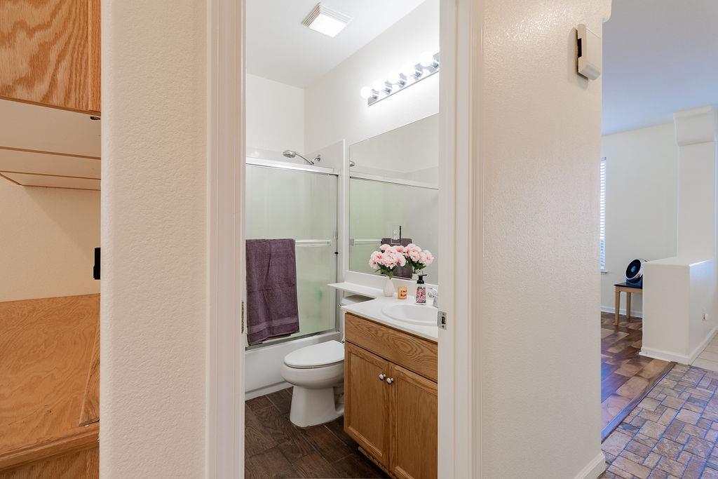 Detail Gallery Image 11 of 28 For 1219 Laurel Park Cir, Manteca,  CA 95337 - 3 Beds | 2 Baths