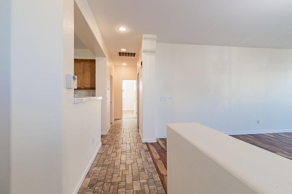 Detail Gallery Image 8 of 28 For 1219 Laurel Park Cir, Manteca,  CA 95337 - 3 Beds | 2 Baths