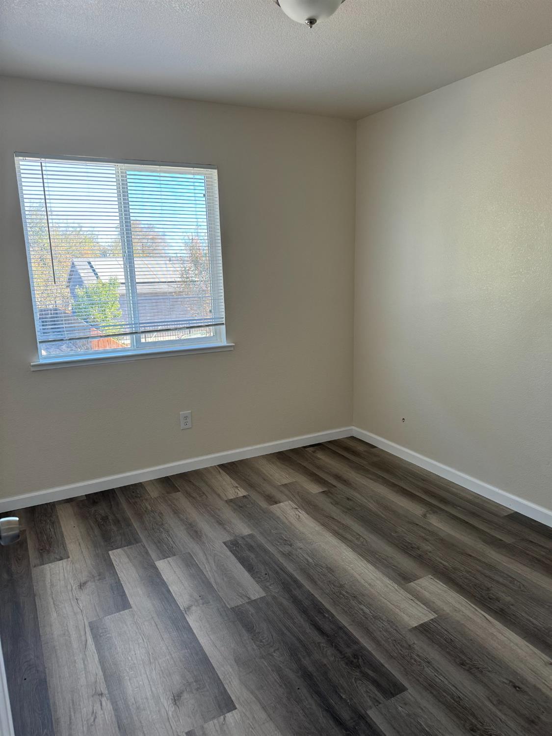 Detail Gallery Image 14 of 19 For 2458 S Madison St, Stockton,  CA 95206 - 3 Beds | 2/1 Baths