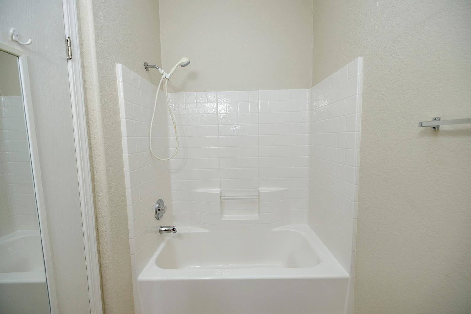 Detail Gallery Image 26 of 44 For 1459 Standiford Ave 11, Modesto,  CA 95350 - 2 Beds | 2/1 Baths