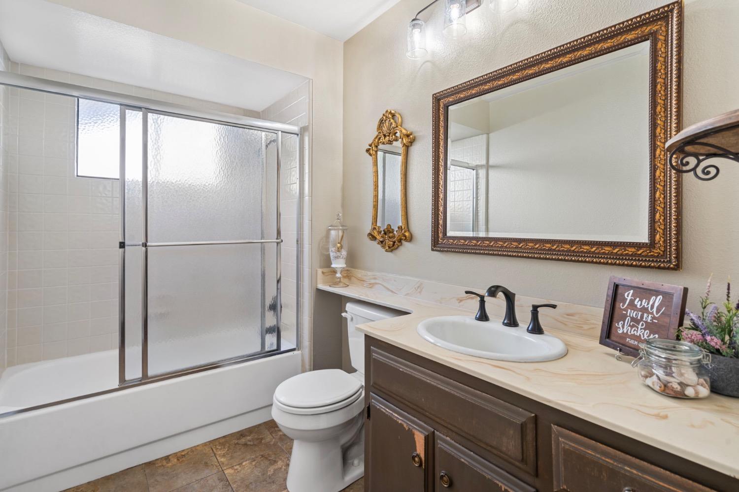 Detail Gallery Image 33 of 53 For 840 Dorchester Cir, Lodi,  CA 95240 - 3 Beds | 2 Baths