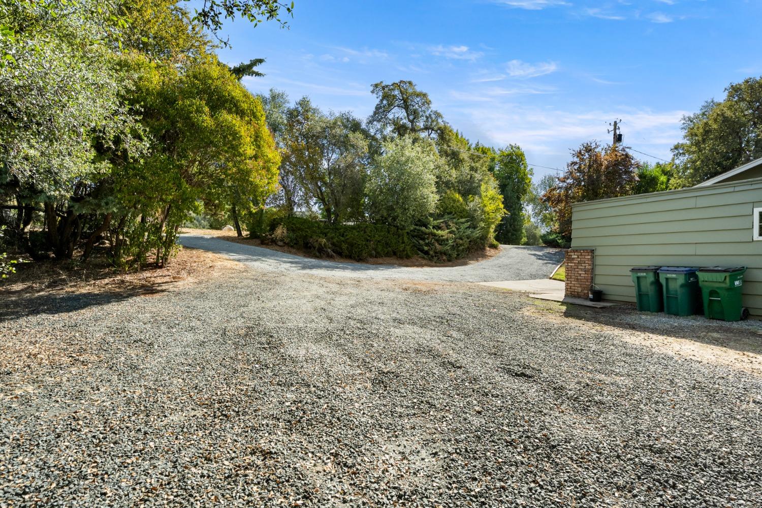 Detail Gallery Image 4 of 29 For 21042 Clivus Dr, Grass Valley,  CA 95949 - 4 Beds | 2 Baths